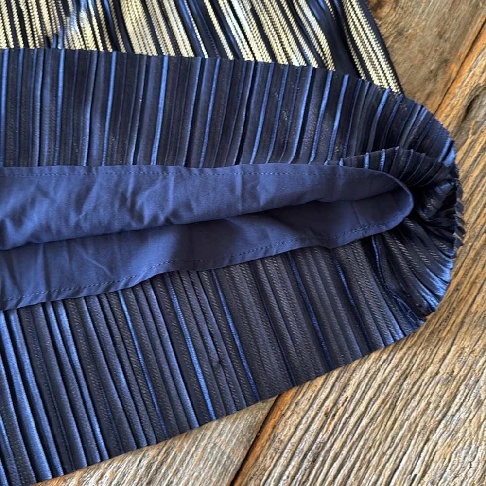 Vince Camuto Elegant Navy and Gold Supplice Dress Size 14 NWT - Picture 14 of 15